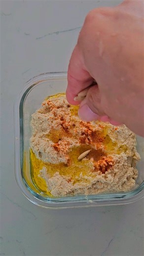 Silvia on Instagram: "Humus"