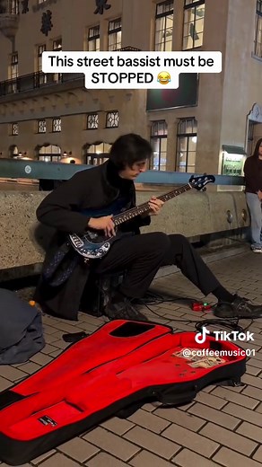 Striking Performance by Davie504: Street Bassist Extravaganza