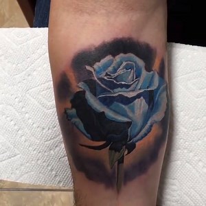 18K views · 2.4K reactions | Beautiful blue realistic rose made by Sean Foy  #TATTOODO | Tattoodo | Facebook