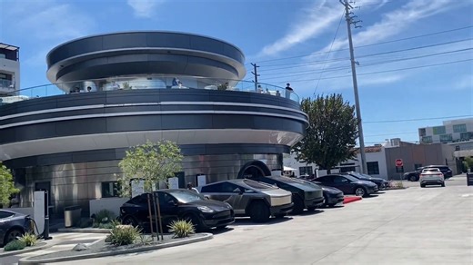 The idea that the Tesla Diner could “fail” is hilarious. Tesla Diner is an 80 stall EV charging station in the heart of Los Angeles, that serves all EVs (not just Teslas). You have no idea how badly these chargers were needed. The old 8 stall station in West Hollywood was a total nightmare. This isn’t Tesla getting into the restaurant business. The fact that they have a cool restaurant and store on site while you charge is just a bonus. The Tesla Diner is not going anywhere. Even if nobody ever 