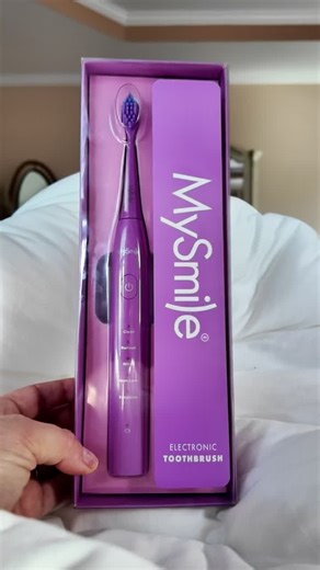 New @MySmile_US drop I couldn’t resist 💗💜 this electric toothbrush comes in pink, purple, and other colors with five modes (clean, gum care, sensitive, whitening, and refresh), and after using MySmile products for a while I’ve seen real improvements in my gum health and overall oral hygiene.