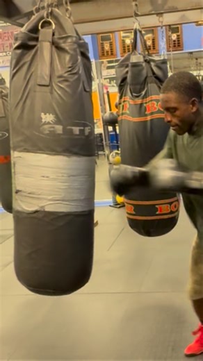 Punching fast to strengthen my body 🥊 #boxing | Diizon Belfon