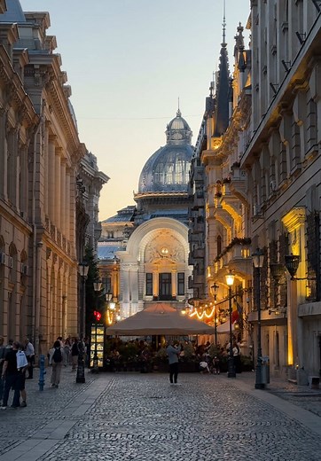 Exploring Bucharest's CEC Palace: A Mix of French Renaissance and Baroque | Must-See Gems