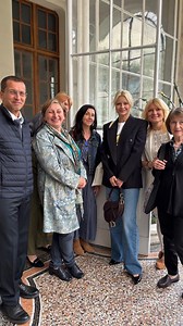 Wczoraj miałam przyjemność odwiedzić College& Lycee Montaigne w Paryżu. A dokładnie spotkać się z uczniami i nauczycielami polskiej sekcji w tej szkole. Dziękuję za ciepłe przyjęcie! Jestem pod wrażeniem tego jak profesjonalnie przygotowaliście to spotkanie. Jak ciekawe pytania przygotowaliście dla mnie i jak pięknie posługujecie się językiem polskim. Doceniam Wasz trud wkładany w naukę, w chęć poznawania naszego kraju, jego historii, tradycji i kultury mimo iż mieszkacie poza jego granicami. Po