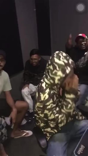 Dançando Funk com a Barbie Diferente