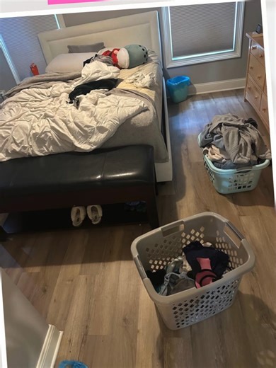 From overwhelming to calm again. Clothes cleared, surfaces reset, floors restored—turning a heavy, cluttered room into a space that feels breathable and put back together. Thoughtful details, gentle methods, and a final walkthrough so nothing feels rushed or forgotten. Save this before/after and tap Book → Deep Cleaning to reset your room.