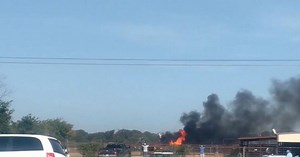 Passengers survive WWII-era plane crash in Texas