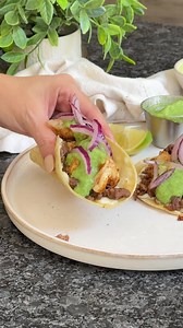 Los tacos perfectos si existen 🌮🤤 con una salsa cruda de aguacate que te vas de espaldas!! Tacos mar y tierra Ingredientes sazonador de la casa🏠 1 1/2 polvitos mágicos (ajo y cebolla en polvo en partes iguales) 1/4 cda pimienta negra 1 cda paprika 1 cdita comino 1/2 cda oregano 1 cdita sal 1 cdita azúcar Ingredientes salsa 1 aguacate 1/2 cebolla chica 3 chiles jalapeño grande 1 chile serrano 2 dientes de ajo Cilantro 3 limones jugo 1/2 taza de agua o caldo de pollo Sal . . . #casanovacooks #c