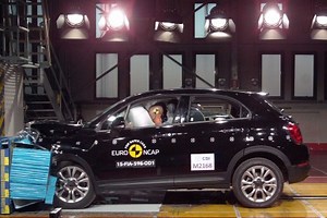 Crash-tests: 4 étoiles seulement pour la Fiat 500X