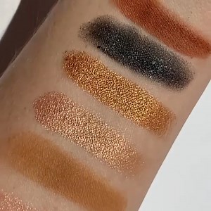 4.3K views · 21 reactions | Steal of the day Did you know our *limited-edition* WARMTH & EYE Cheek Palette is on sale? This palette will have you applying a full eye look for your day of team calls- you do you Boo. Was £32, now just £21.33. Shop: https://bit.ly/38dTb8i | bareMinerals | Facebook