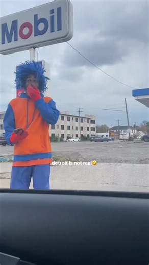 this video is old clearly from the gas prices 😭 #detroit #foryou | detroit chris brown