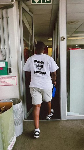 Discover the Meaning Behind 'Telefon' by Tom Bea