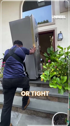 Effortlessly move a refrigerator! Mastering shoulder dolly straps for safe and easy lifting