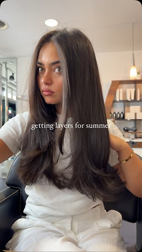 giorgina juanita on Instagram: "i broke my own promise and got layers 🫢 tysm @lni.hairdesign #hairreels #haircut #hairtransformation #glowup #summerglowup #hairvlog #healthyhair #layers #butterflycut"