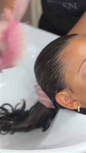 POV: When your hairstylist side and mom instincts finally agree on a shampoo + conditioner duo 👏