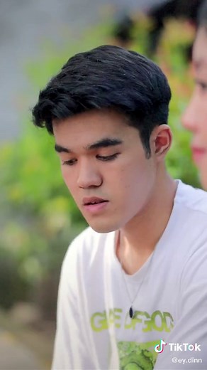Cewe Bunga: Drama Cinta Bali di TikTok