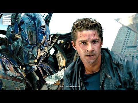 Optimus Prime vs Sentinel Prime - Transformers : La Face Cachée de la Lune (2011)