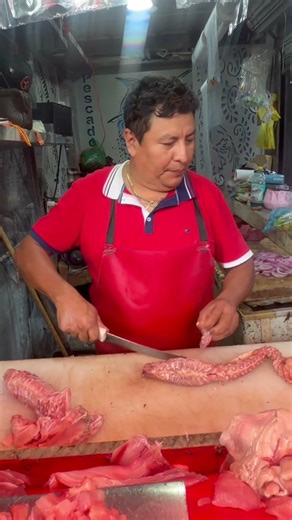 EL MARLIN Fish Market in Acapulco. Served by the famous “CHAQUETAS”
