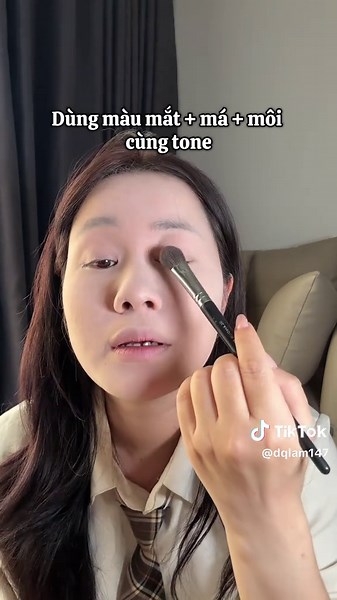 Hướng dẫn tạo tone makeup trong trẻo hoàn hảo