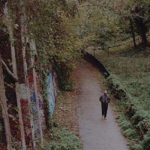 Introducing Eteo: a new independent game studio founded by Gregorios Kythreotis, creative director of Sable. Funded by Outersloth - an indie game fund established by the creators of Among Us - Eteo is currently working on its debut game. Launching today, Eteo Archetypes is a website and newsletter publishing in-depth articles on video game design. Our first monthly theme is Flying Cities. Find the link to read Archetypes in our profile bio.