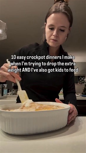 Most nights I make one main dinner and just adjust what goes on each plate for me and my kids! Same protein/main course & we may have different sides. A little less spice for the kids and a little more protein on mine (sometimes I’ll do 1.5-2 servings…we don’t starve to see fat loss results over here!!💃) This is what consistency actually looks like in real life👏 These are the weeknight dinners I rely on when I want to hit my macros, fuel fat loss, and keep my family fed without overthinking ev