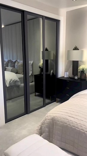 470K views · 4.3K reactions | Style & sophistication, two elements every dream bedroom is in need of ⁠ ⁠ #rp @at_the_barkers #renovationproject #roomtransformation #humpday #luxuryhomes #hotelvibes #bedding #homedecor #styleinspo #homerenovation #homesweethome #homeinspo #beige #bedroomdecor #bedroomdesign #dreambedroom #masterbedroom #guestbedroom #dreamhome | Olivia's | Facebook