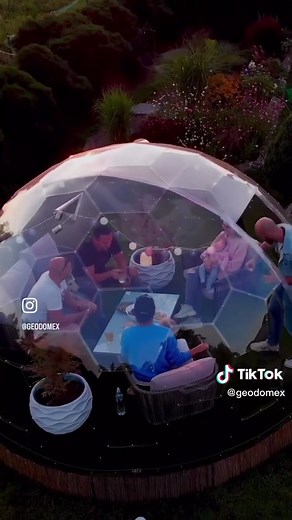 🥰The people make the place… Keeping GeoDomeX as simple as possible allows you to create your perfect space, filled with the people you love. Who would you spend an evening in our dome with? #g#geodomexg#geodesicdomeg#geodomeg#gardenpodgardendome