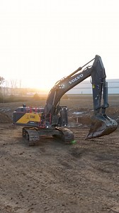 The Volvo 550EL. Enough said. 🔥 #Volvo #Excavator #Equipment #Tennessee #Lebanon #Operator #Rocks #Dirt #Construction | RAWSO Constructors