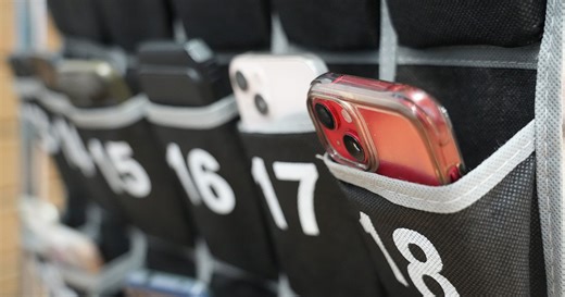 Bell-to-bell cell phone ban bill in Pa. schools advances with bipartisan support