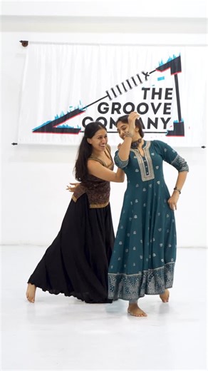 THE GROOVE COMPANY on Instagram: "Sparkling chemistry and moves that mesmerize! 💫 @simran.sivakumar and @rasika_rajagopalan ‘s Day 2 workshop performance has us swooning! 😍 #tgc #thegroovecompany #danceworkshop #bengaluru #bangalore #dance #instagram #workshop #simransivakumardance #rasikarajagopalanchoreography"