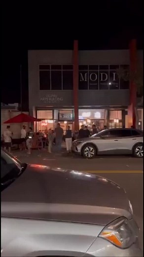 Current view of Tokoname Kailua on their second to last night. Wait is over an hour (@modivmedspa up above) | My Kailua