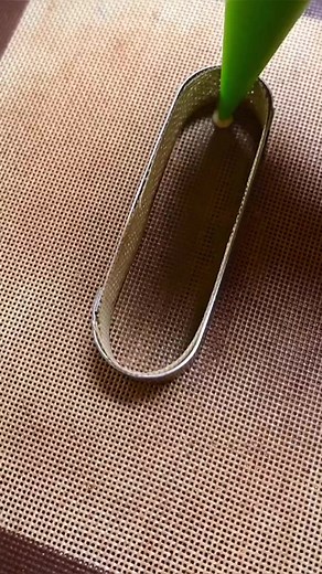 ⚡The éclair's origin can be traced back to France, where it was first introduced in the 19th century. The word "éclair" means "lightning" in French, possibly referring to the speed at which they're devoured.@thomabernon@thebestchefawards #foodmeetsscience #thebestchefawards #eclair #pastries #France | Food Meets Science