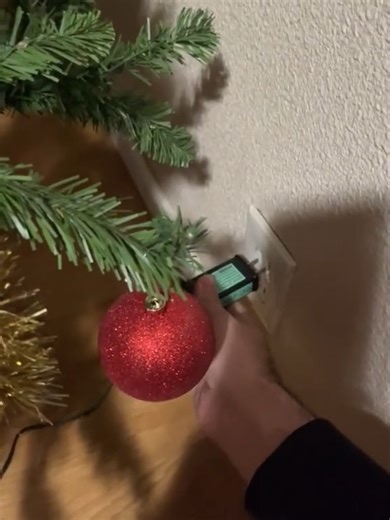 Decorate Our Christmas tree with Red #Xmas #Christmas #Christmastree #decoration #factory #christmasdecor #decor
