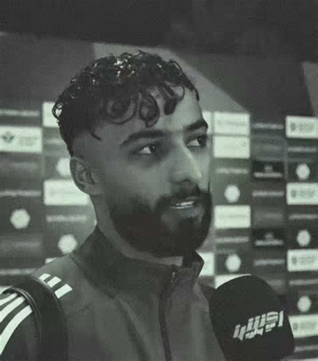 استبعاد #صالح_ابو_الشامات لاعب المنتخب السعودي والنادي #الاهلي .. صالح اكثر واحد عارف السبب.. وزملائك في الخانه قدموا موسم افضل والمدرب يختار الأجهز.. ولكن بإذن الله الفرصه تجيك .. ومن استبعدك.. يستدعيك مره اخرى #المنتخب_السعودي #كأس_العالم #worldcup2026