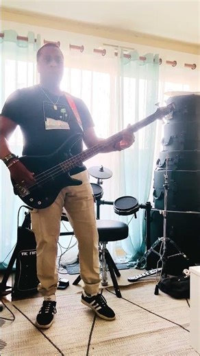 Slide It In (Bass Cover) LISEZ LA DESCRIPTION ! READ THE DESCRIPTION!