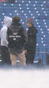 Josh Allen and Joe Burrow connect pregame at midfield
