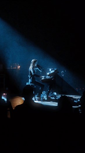 29K views · 501 reactions | I’m so excited to be playing my new album PORTRAITS live in the US this October. Enter for a chance to win a pair of tickets to an upcoming show and a signed ‘Portraits’ vinyl 並 Link in stories | Birdy | Facebook