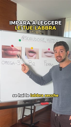 🔍 Cosa dicono le tue LABBRA? Ogni segno sulla pelle è un messaggio nascosto. Scopri cosa significa quando le tue labbra cambiano: ❗ Labbra secche = Carenza di Omega 3 (mangia noci) ❗ Angoli rotti = Mancanza di Vitamina B2 (aggiungi funghi) ❗ Labbra pallide = Deficit di ferro (inserisci spinaci) ❗ Labbra viola = Eccesso di melanina (prova l'amla) 💡 La salute non è solo apparenza, ma COMUNICAZIONE del tuo corpo Cosa imparerai: ✅ Leggere i segnali nascosti ✅ Nutrirsi con consapevolezza ✅ Ascoltar