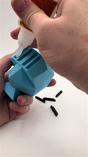 I 3D printed a full helm from OSRS. Great holiday gift to get for any gamer or oldschool RuneScape player. #oldschoolrunescape2007 #oldschoolrunescape #osrs #gaming #gifts