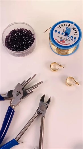 How to make a wire wrapped earrings 🥰 jewelry tutorial #diyearrings #diyjewelrymaking #jewelrymaking #wirejewelry #wirewrappedjewelry #beadedjewelry #jewelrytutorial | Thebeadbazaar