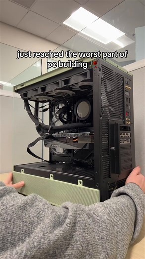 tag someone who sucks at cable management 👀🔌 #pc #pcgaming #gamers #pcbuilding #gigabyte