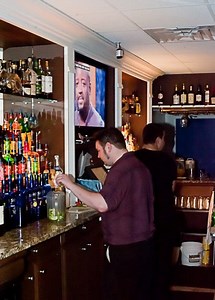 Viewfinder: Nightlife at Yianni's Taverna Sparkles