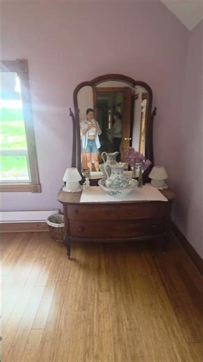 Fells Meadows - Master Bedroom In The Farmhouse