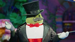 Watch The Tiny Chef Show Season 3 Episode 2: Noodle Bowls / Spicy Cauliflower Bites - Paramount  Canada