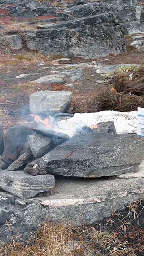 Qeqertarsuarmi siaasaaneq Picnic in Qeqertarsuaq 🇬🇱💙 #Greenland Ole Jorgen Hammeken Najannguaq Berthelsen | Galya Morrell