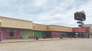Once-bustling Texas outlet mall to be demolished