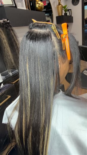 𝑯𝒐𝒖𝒔𝒕𝒐𝒏 𝑳𝒖𝒙𝒖𝒓𝒚 𝑰𝒏𝒗𝒊𝒔𝒊𝒃𝒍𝒆 𝑲𝑻𝒊𝒑𝒔• 𝑴𝒊𝒄𝒓𝒐𝒍𝒊𝒏𝒌𝒔 • 𝑻𝒂𝒑𝒆𝒊𝒏𝒔 & 𝒎𝒐𝒓𝒆 on Instagram: "Invisible K-Tips are your hair just elevated. They are very lightweight, versatile and undetectable. When properly installed and properly maintained, they take care of you ,when you take care of them. Book your In-person on phone consultation to determine if you are a candidate for this install. Client is on her 2nd install wearing 20 inch custom blonde colored Burmese curly