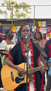 🙌🏾🙏🏽 . . . #vanissystreetworship #worship #worshipmusic #music #gospel #gospelmusic #gospelsongs #guitar #street #selftaught #learn #guitartutorial #tutorial #jesusislord #jesusisking #praise #kenya #tanzania #musician | Vanissy Uwase