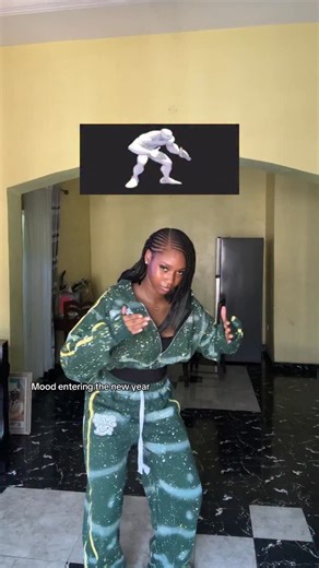 Ugochi Onyenakeya🍀 on Instagram: "Happy new yearrr!! Outfit from @stifflerstark_ Hair done at @bellaa3_beautyplace #newyear"