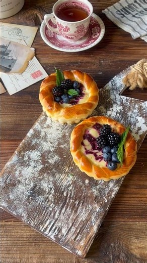 Blueberry Buns/Böğürtlenli Çörek